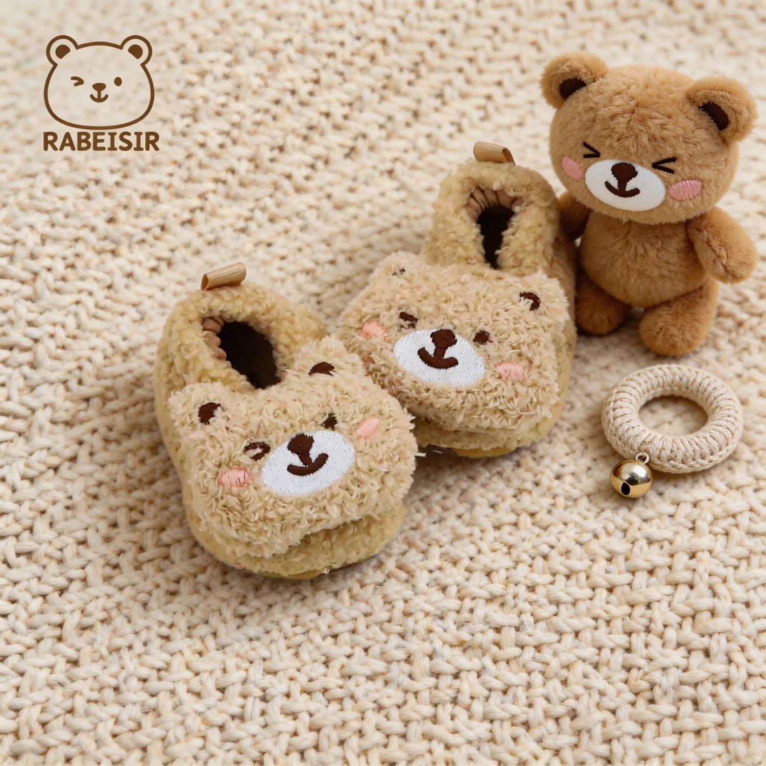 Autumn and winter baby floor shoes for 0-1 and a half year old babies are soft and comfortable to wear indoors and at home