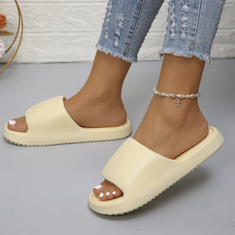 Soft Bottom Cloud Slippers Women 2024 Light Non-Slip Beach Slides Shoes Woman Summer Sandals Candy Color Platform Flip Flops