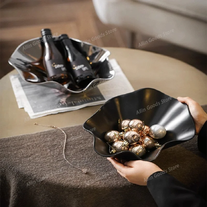 Light Luxury High-end Fruit Plate for The Living Room Coffee Table, A Ceramic Fruit, Candy, Snack and Dried Fruit Plate