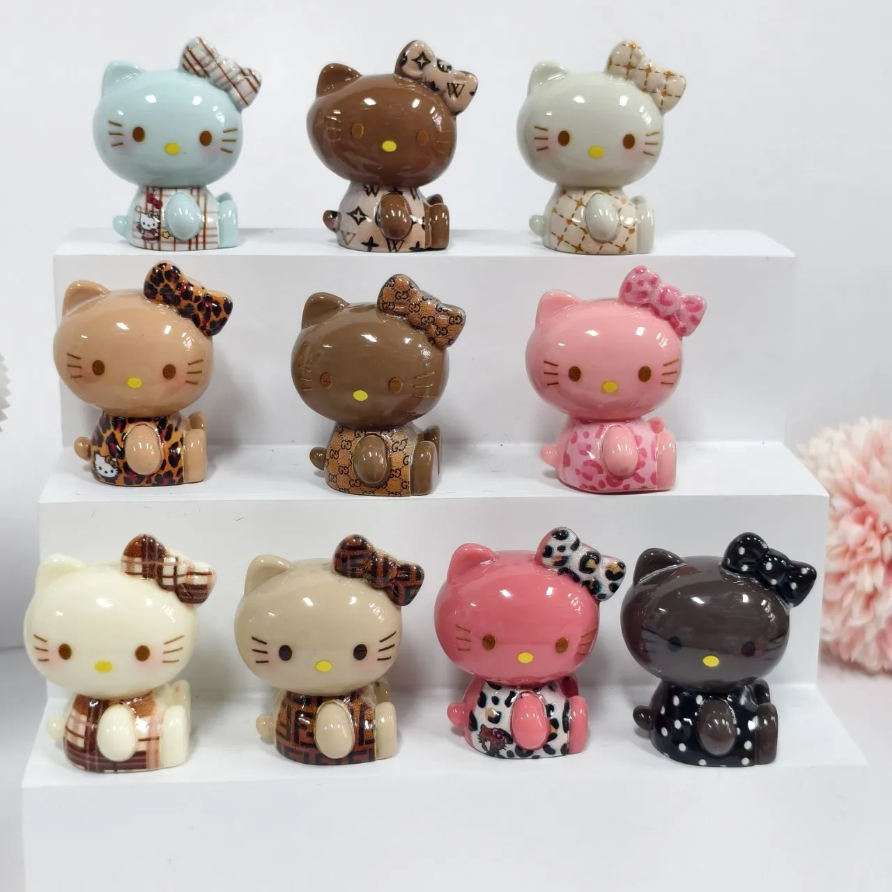 

5/10pcs Hello Kitty Desktop Figurines Cute Cartoon Car Decorations Office Ornaments Gifts for Men and Women DIY Accessories