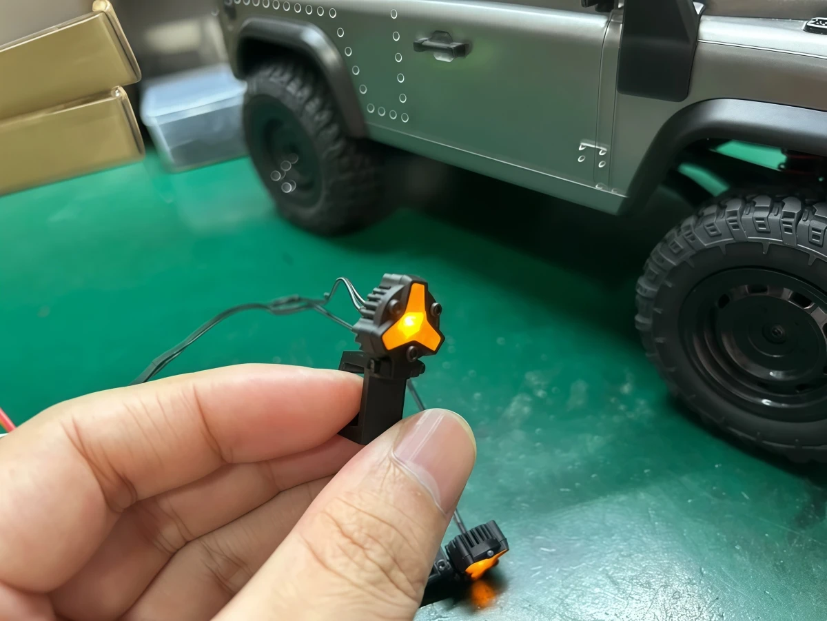 3D‑Printed Clip‑on Front Bumper Light For MN‑99S 1/12 RC Defender Crawler, No‑Drill Non‑Destructive Upgrade Parts