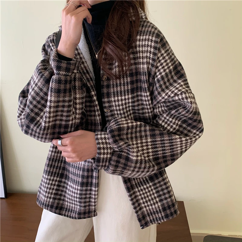 

2024 New Style Korean Design Sense Niche Single-breasted Plaid Single-breasted Loose Thick Plus Fluffy Fashion Coat Women