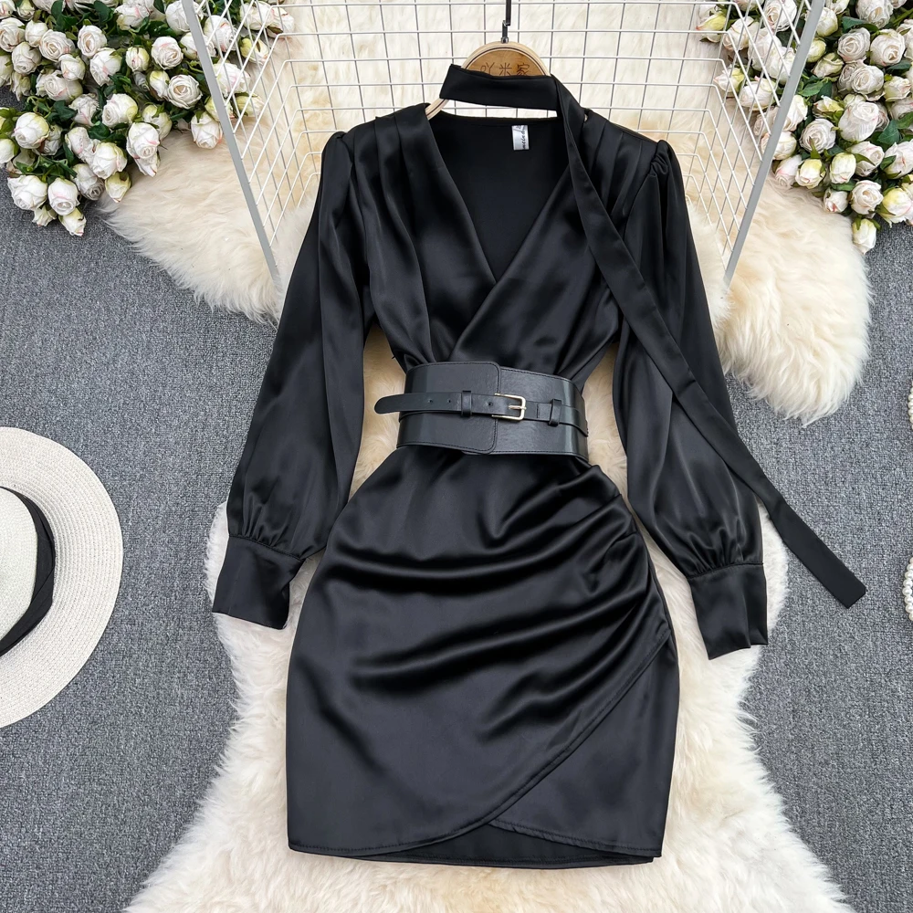 ชุดเดรสผ้าซาตินเนื้อนุ่มสีดำ แขนพอง คอวี พร้อมเข็มขัด สำหรับงานเลี้ยงอาหารค่ำ งานปาร์ตี้กลางคืน  สำหรับผู้หญิง