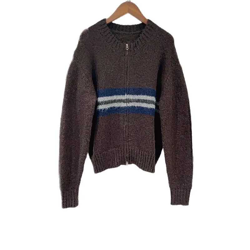 【Regalo gratuito】 Maglione girocollo jacquard a righe orizzontali retrò marrone da donna 2025 Pullover con doppia zip di nicchia francese autunno inverno