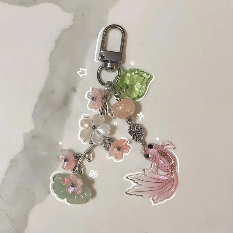 Llavero de pez a juego rosa y blanco hecho a mano, colgante de teléfono con cuentas de flores, estético
