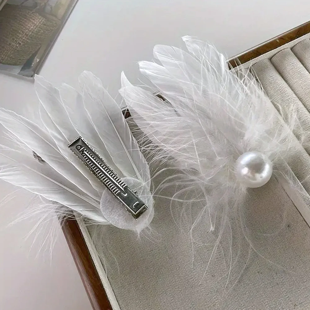 Elegant White Feather Hairpins Barrette Women Imitation Pearl Plume Hair Clips Bridal Wedding Headwear Ballet Party Decoration