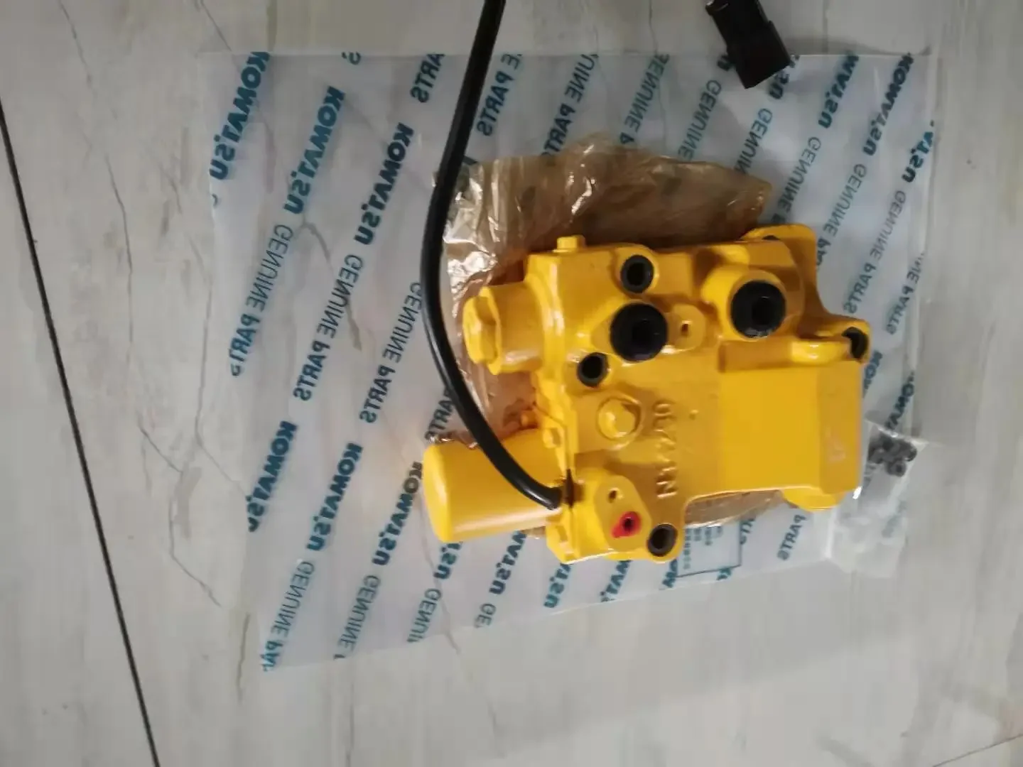 Jining Qianyu good quality Excavator PC200-6 PC210-6 Regulator pump Servo valve ASS'Y 708-2L-03234