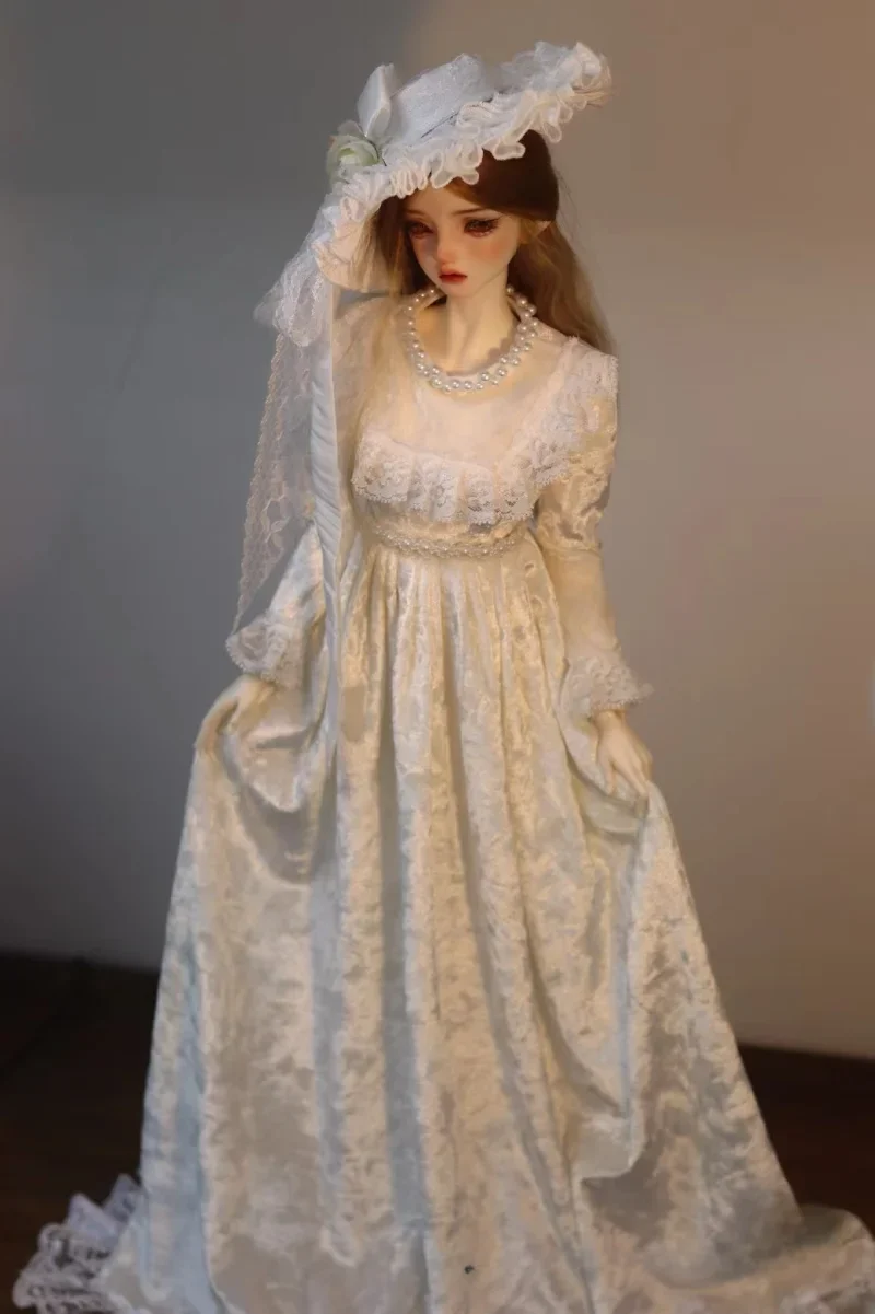 

1/3 Scale Female Antique Nightgown Model （BJD）