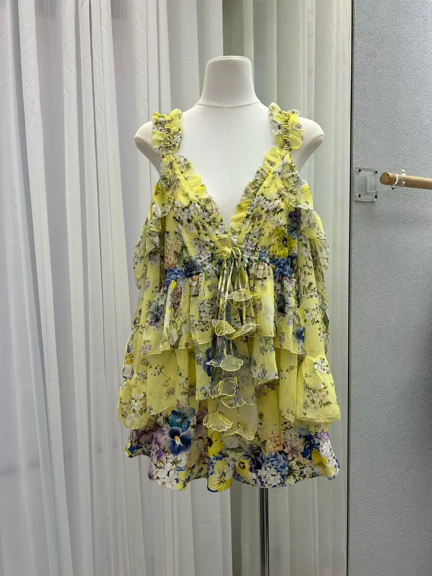 المرأة الأزهار طباعة 2 قطعة مجموعة كريستال مطرز الخامس الرقبة خارج الكتف مضيئة كم قميص حريري + عالية الخصر الكتان السراويل دعوى