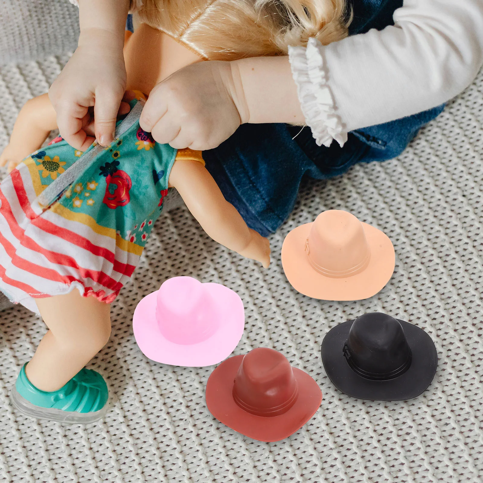 12 Uds sombrero vaquero gorra vaquera Mini para manualidades casa pastel decoraciones pequeños sombreros miniatura pequeña plástico Cowgirl bebidas suministros