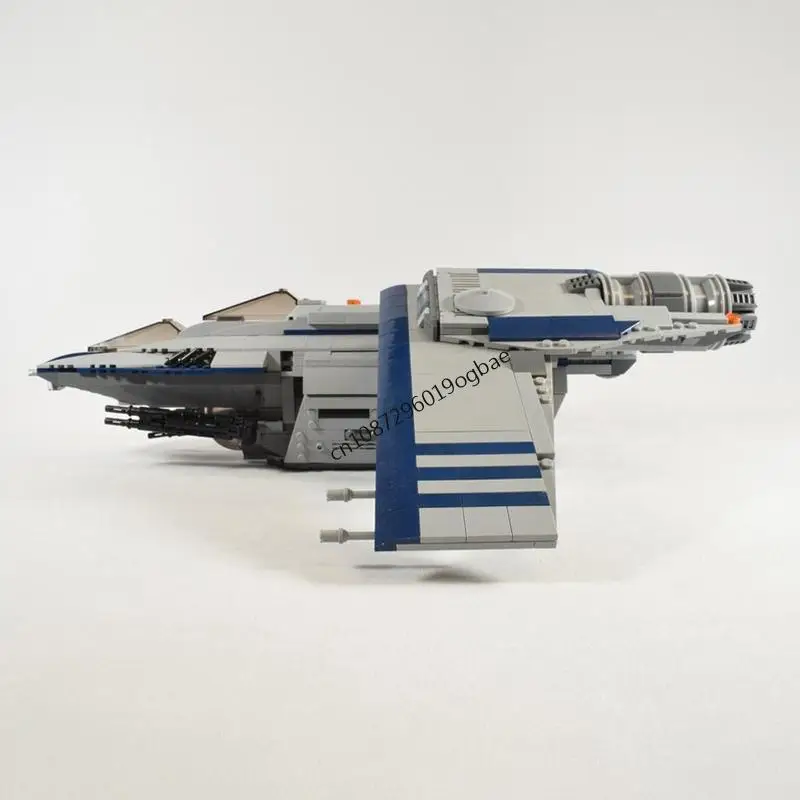 New 1595PCS Famous Star Battle Movie Moc BAAT Battlefield Transport DIY Creative Ideas Child Toy Birthday Gifts Custom Puzzles