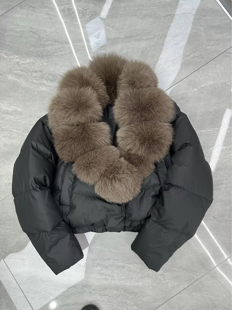 Women's Short Puffer Jacket with Large Faux Fox Fur Collar Thick Warm Down Coat Winter Loose Fit Solid Color Outerwear Fashion