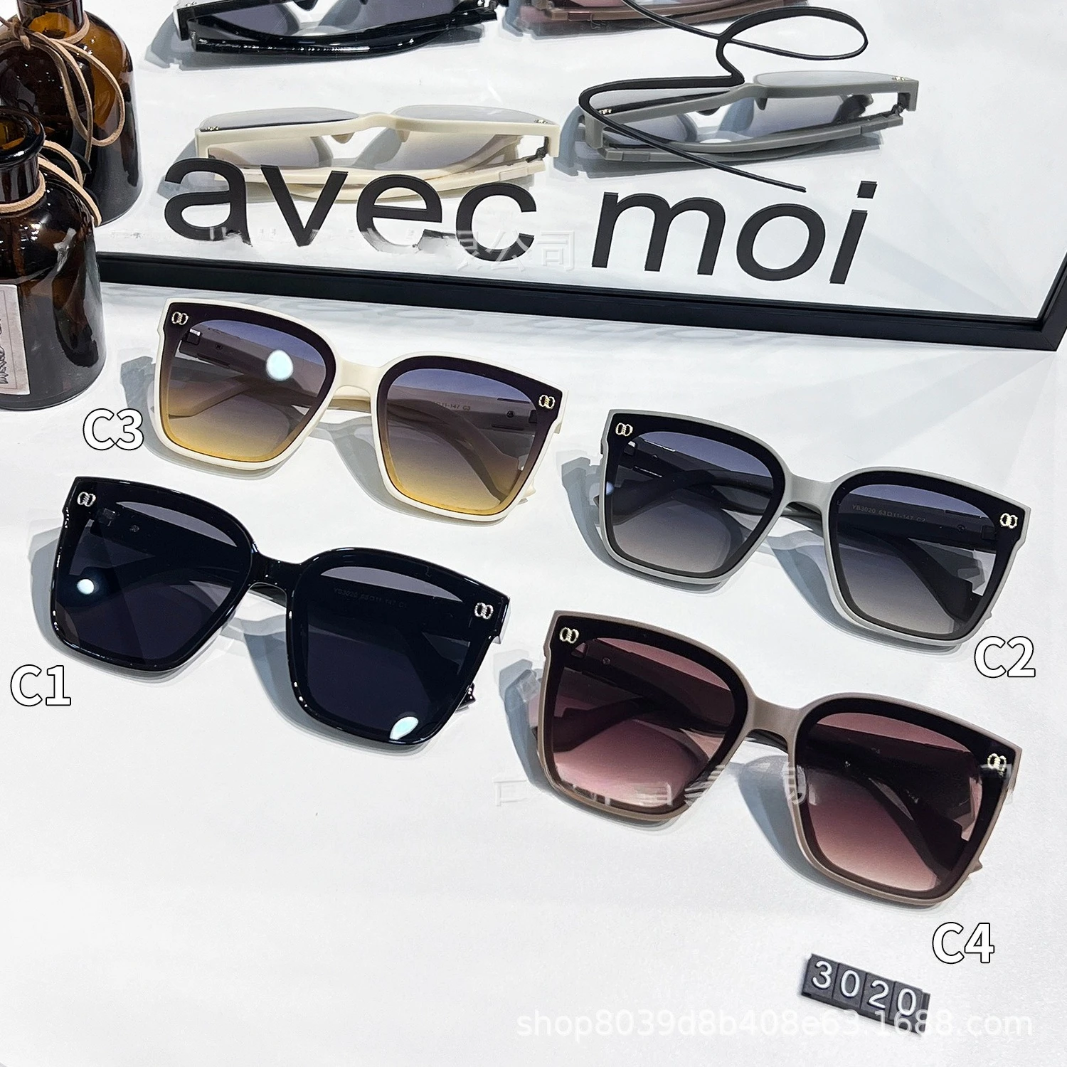 

2025 European and American New Trendy Sunglasses Fashion Light Luxury Women's High-end Street Photography Retro Sunglasses