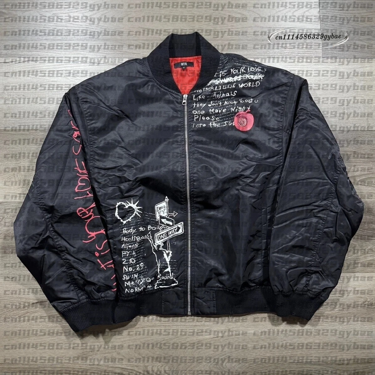 Black Graffiti Letter Printed Bomber Jacket Men Women Zip Baseball Coat Loose Fit Street Style Outerwear Fan Collectible Top