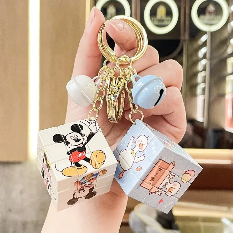Miniso High-end and exquisite cartoon key chain statues, anime pendants, cute bags, claw machine key chain small gifts