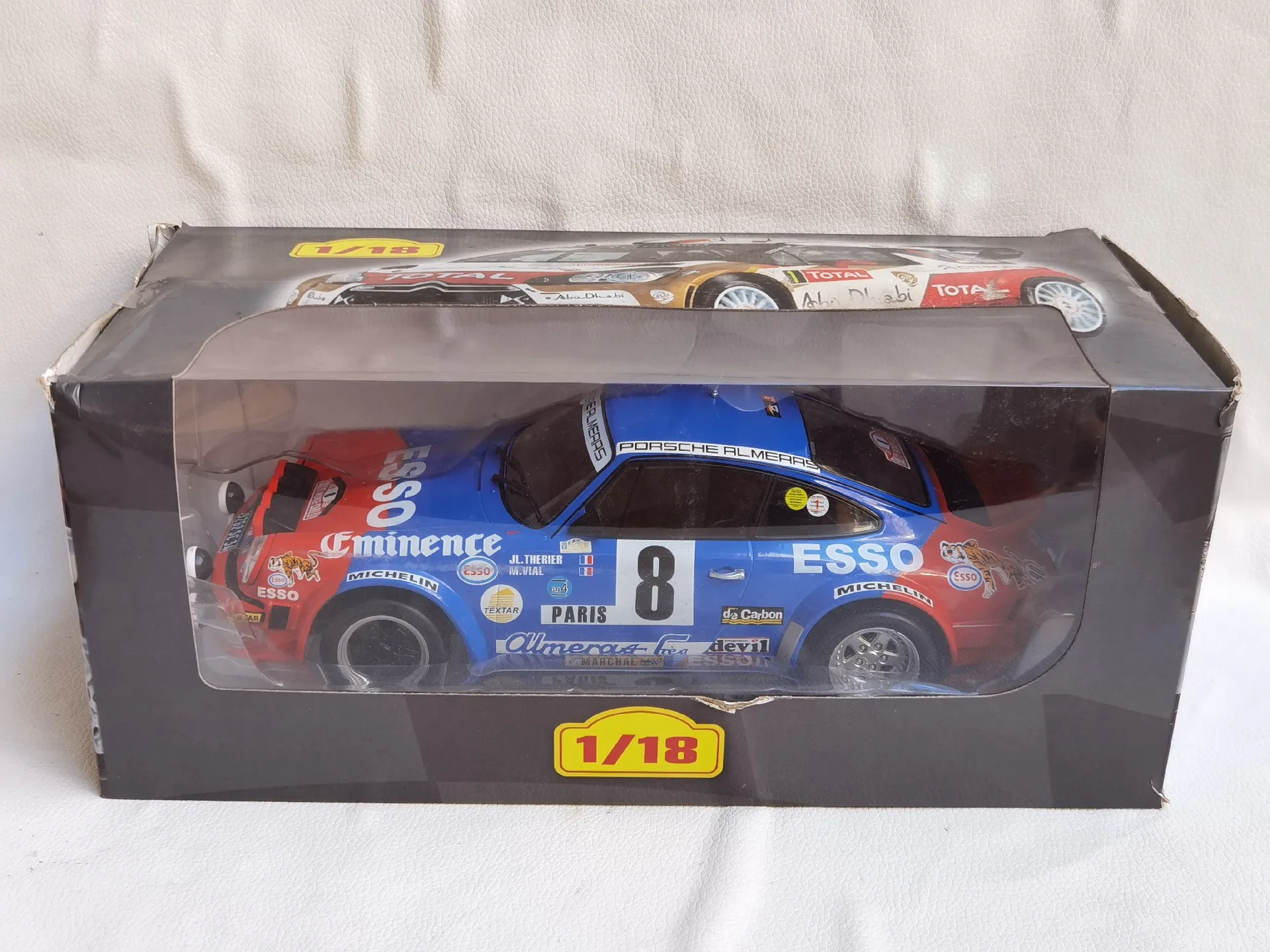 Caja antigua pintura superficie defecto fundido a presión IXO escala 1/18 PORSCHE 911 SC # 8 Porsche Racing Car G4G3G7 Modelo de coche de aleación