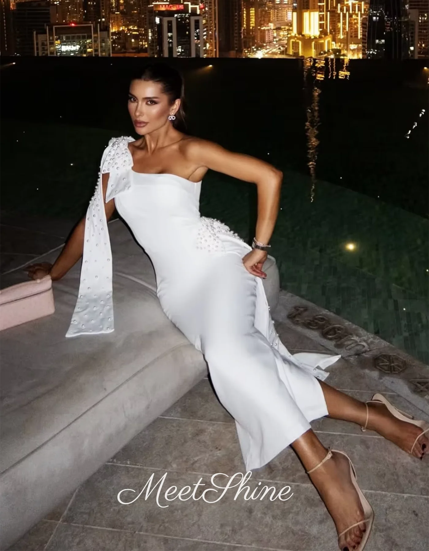 ワンショルダーイブニングパーティードレスフロアレングスホワイトビーズマーメイドウエディングドレスサウジアラビア女性フォーマルな機会のウェディングドレス