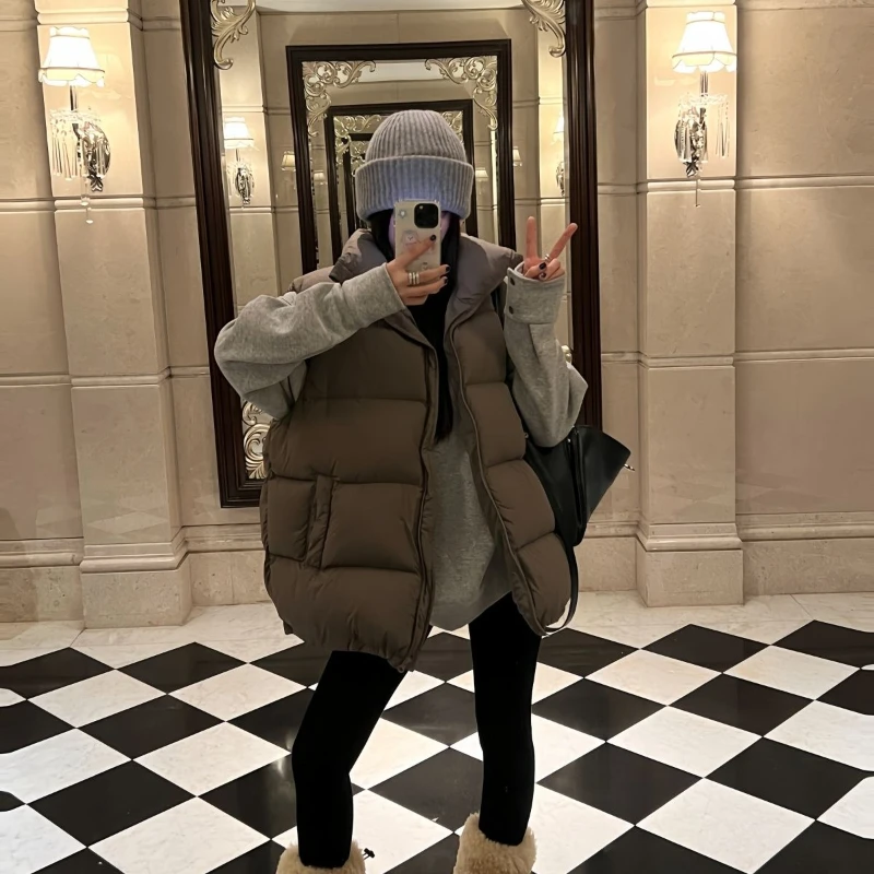 

Short Down Vest for Women Slim Fit Breathable Thermal Layering Jacket with Hood