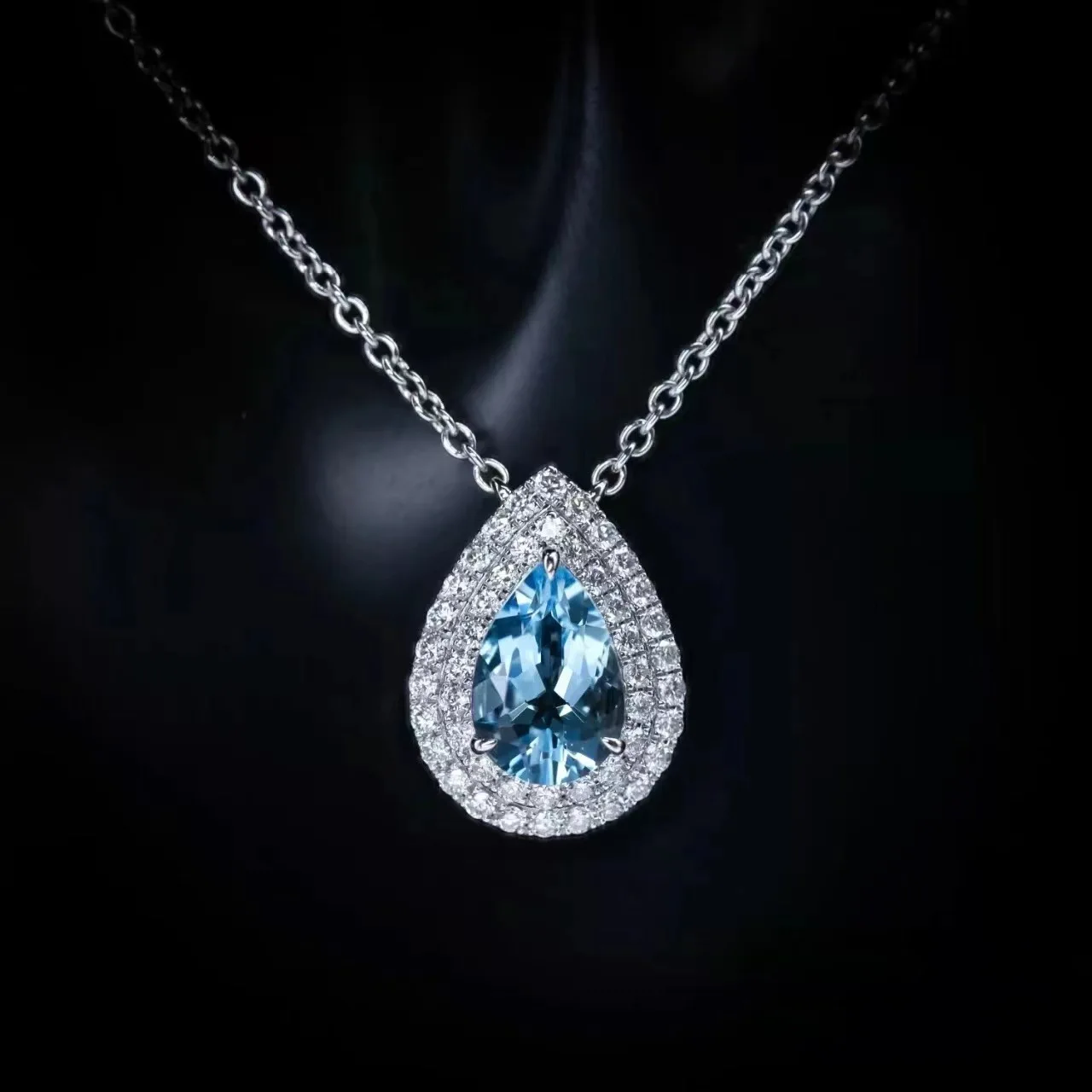 

Hot Selling Blue Water Droplet Necklace, Women's Summer New Style, Micro Inlaid Navy Blue Treasure Necklace