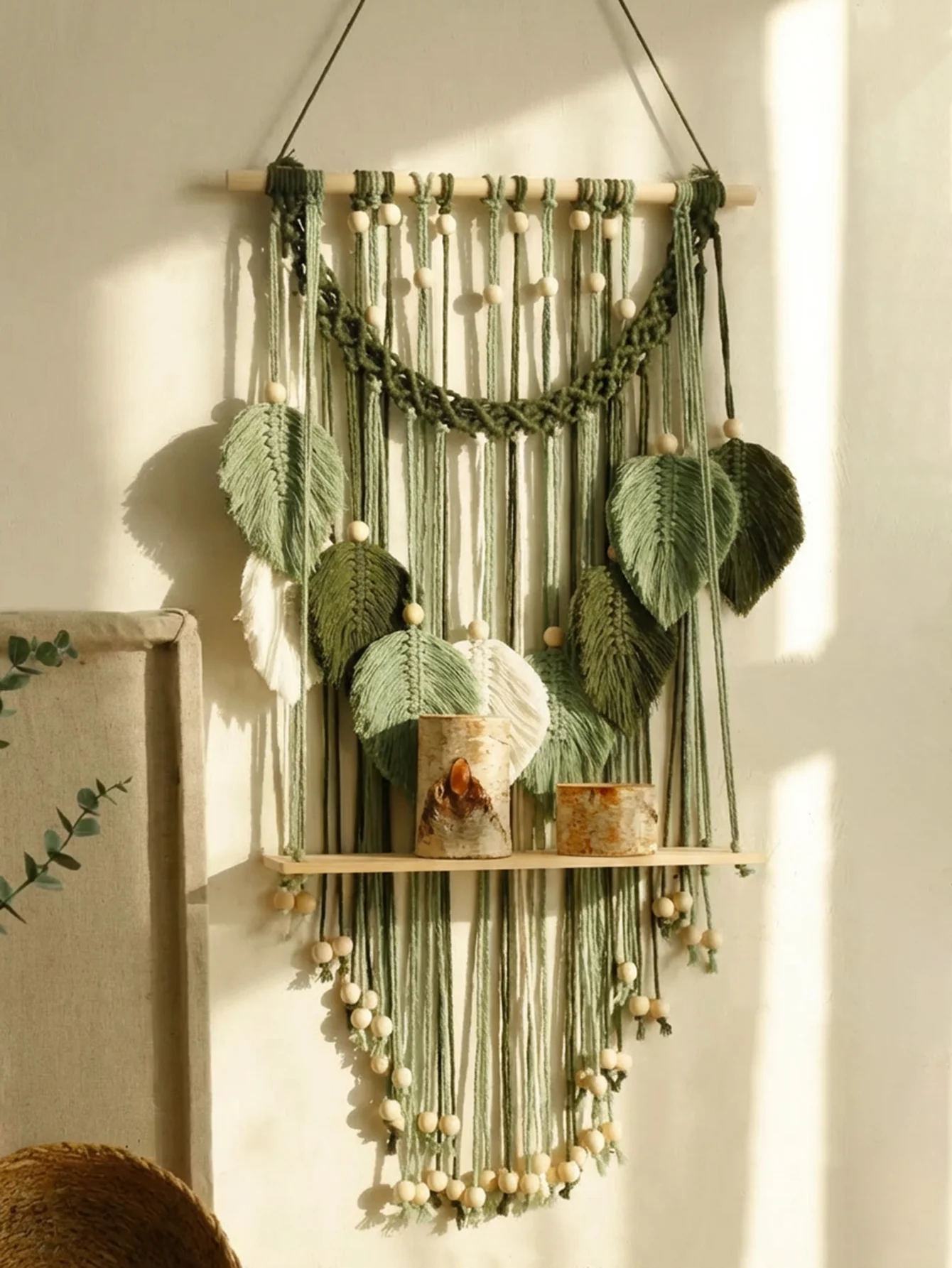 Home Art Textiles - ชั้นวางของแขวนผนังสไตล์โบโฮ แมคราเม่ ลายใบไม้สีเขียว พร้อมชั้นไม้ลอยตกแต่งผนัง สำหรับห้องนอน ห้องเด็ก