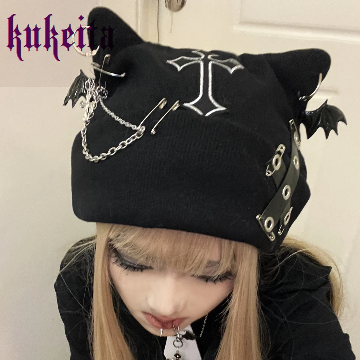 Gothic Punk Rock Cross Chain Cat Ear Hat Harajuku Y2k Black Bat Wing Design Women Autumn Winter Warm Knitted Beanie Hats Caps