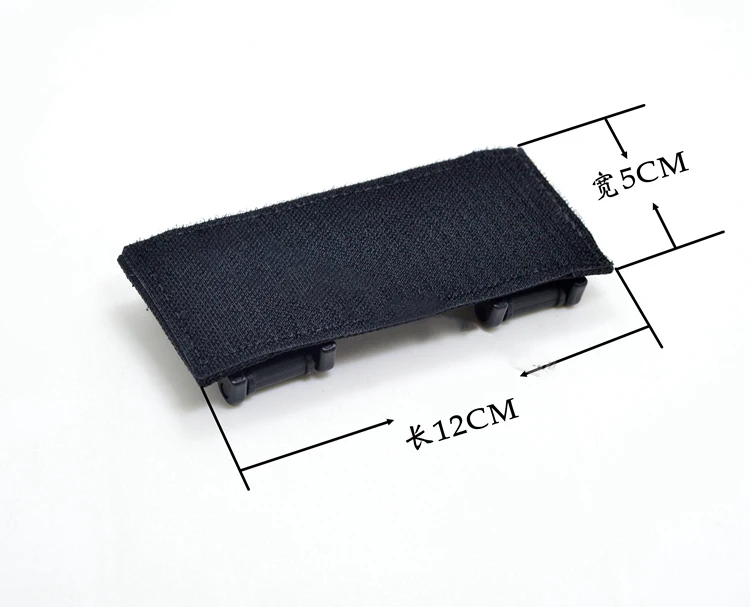 MOLLE Transfer-Patch-Adapterplatte mit Schlaufenoberfläche für die Montage von Abzeichen an taktischen Westen, Rucksäcken und Ärmeln. – Detail 1