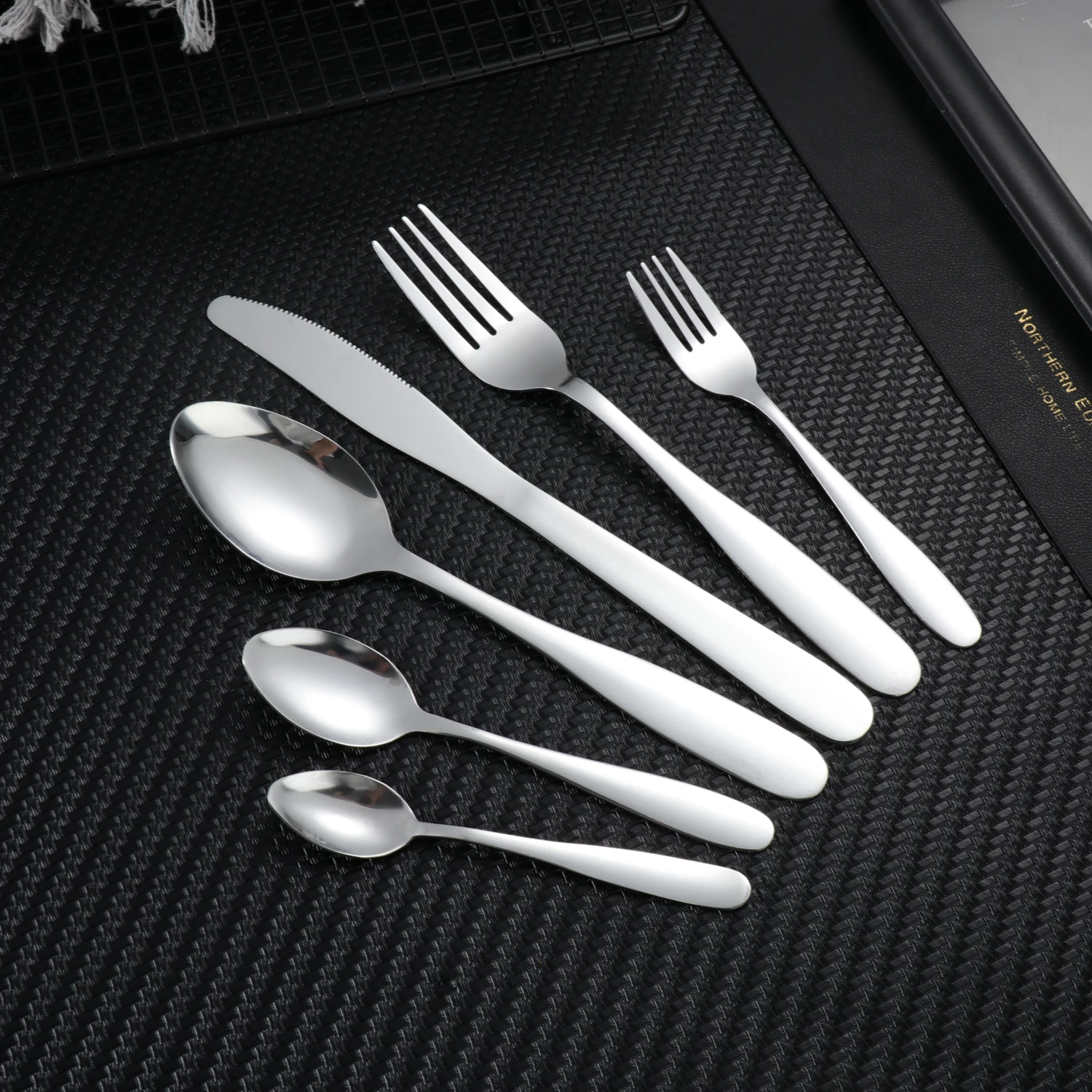 4/5/6/24pcs Stainless Steel Cutlery Set with Wide Handles Including Main Knife, Spoon, Fork, Dessert Spoon and Fork, Coffee Spoo