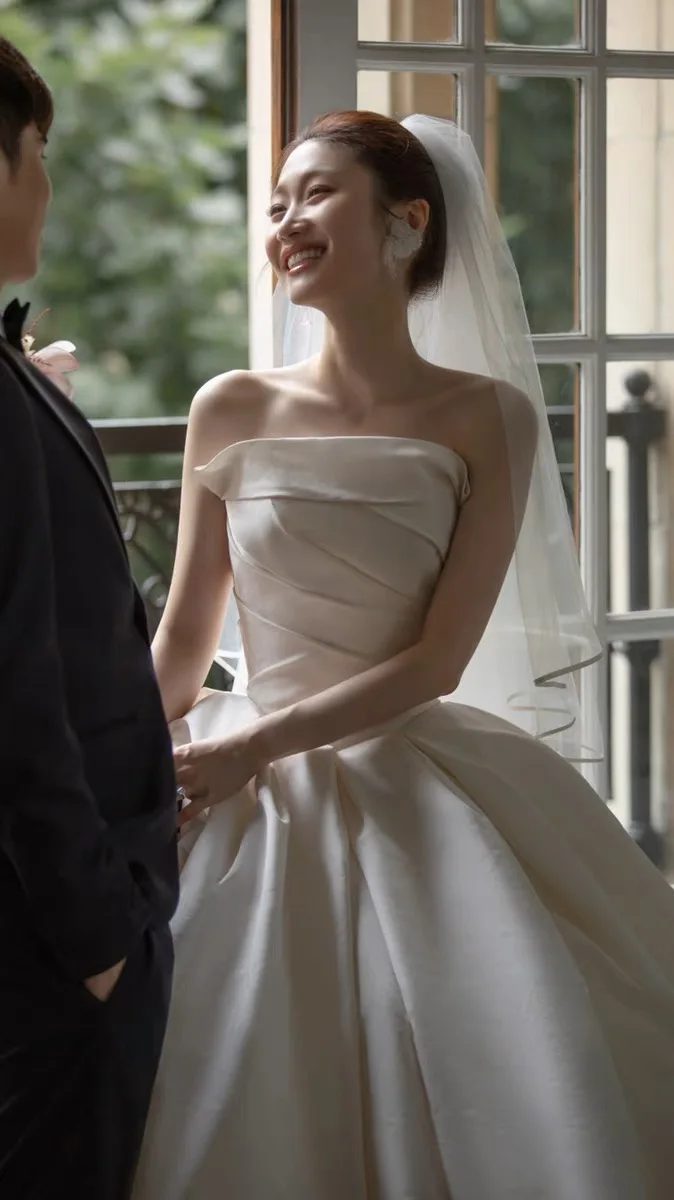 Wedding Dress Satin Fabric Simple Summer White Strapless Bridal Gown Korean Style mid Waist Long Tail Wedding Reception Dress