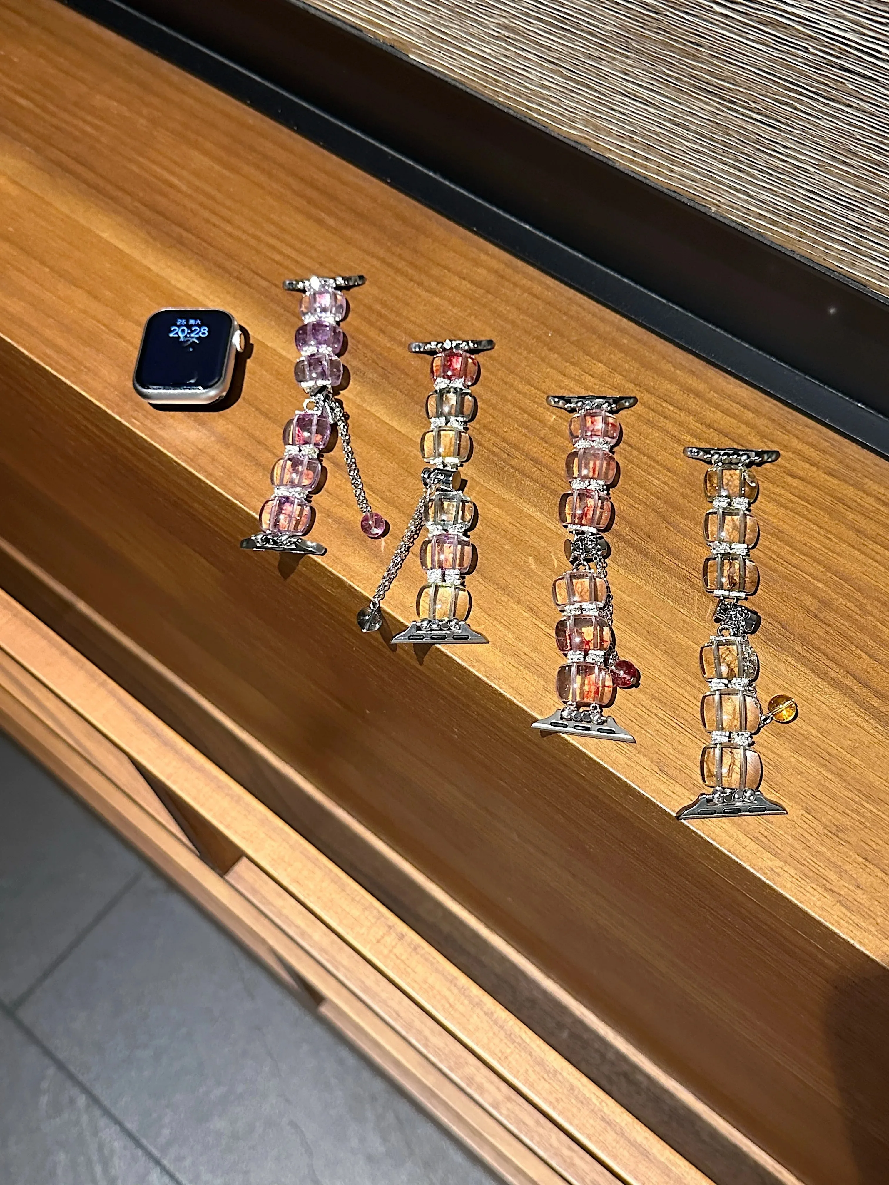 สายคริสตัลใสหลากสีสำหรับสายคาด Apple Watch 8 7 6 SE 5 45mm44mm 42มม. สร้อยข้อมือแบบยืดหดได้ iWatch พิเศษ49มม. 41มม. 40มม. 38มม.