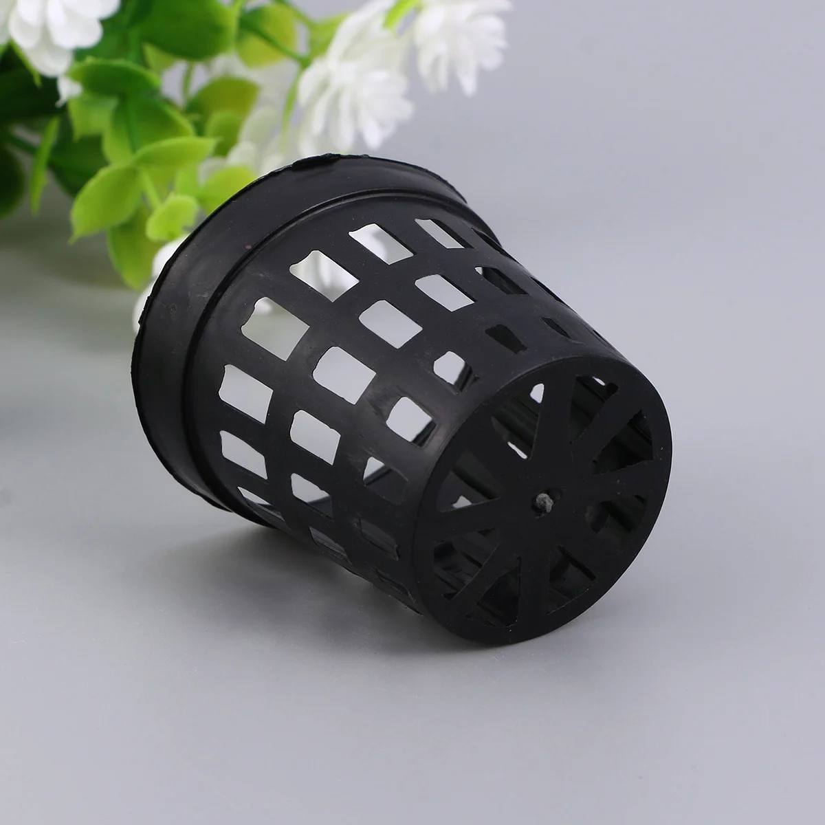 

1Pcs Plastic Water Grass Pot Black Middle Size Aquarium Cultivation Basket with Bottom Holes for Optimal Drainage and Root