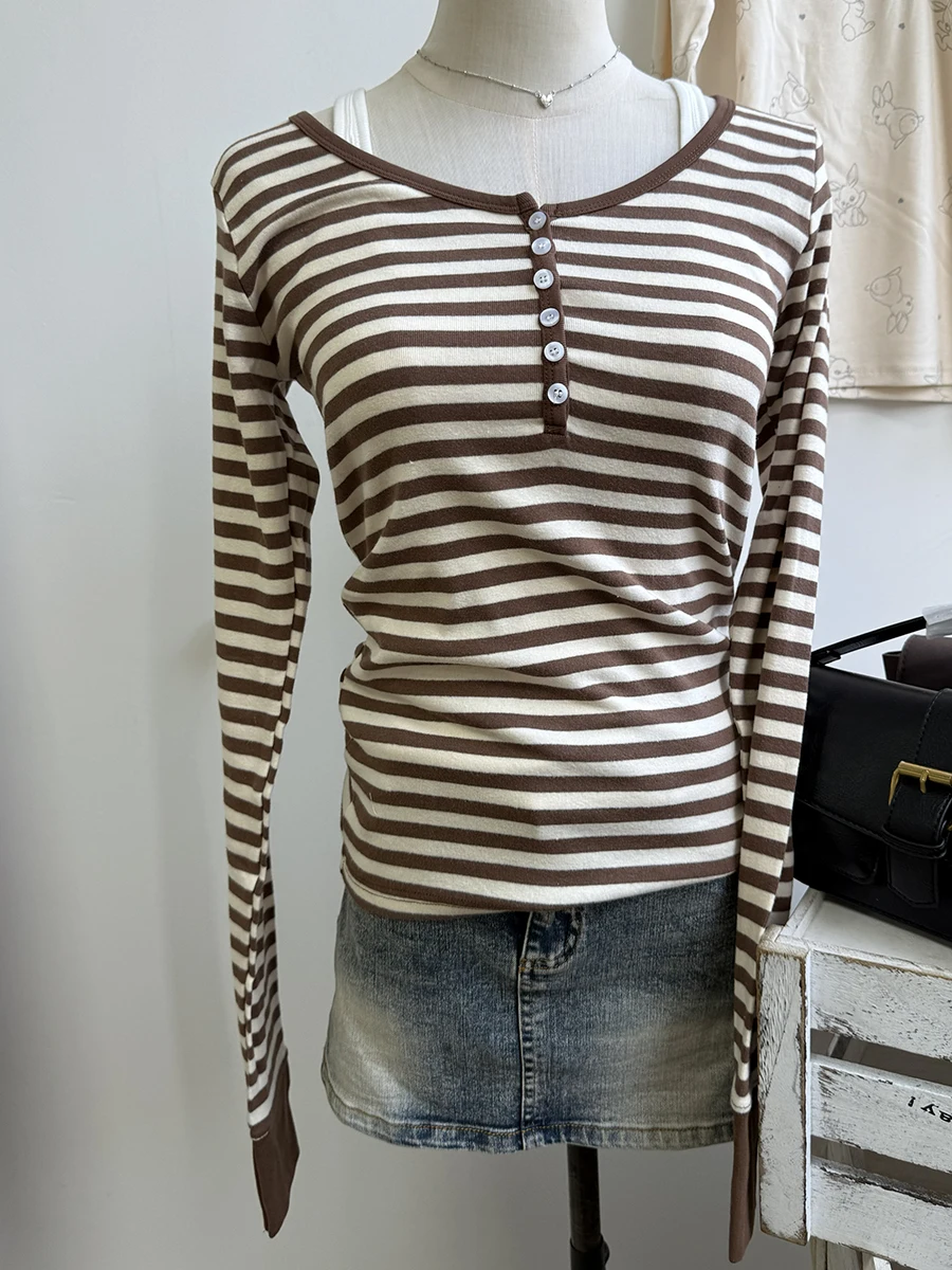 Brown-6 button