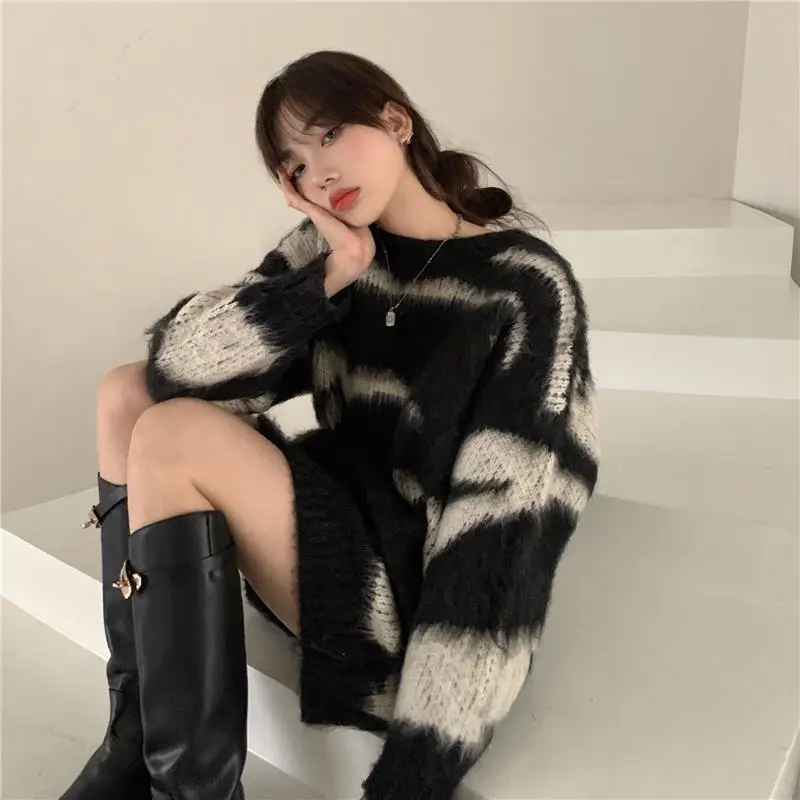 Women Black Spliced Pullovers Harajuku Autumn Retro Plush Gentle Elegant Sweaters Ladies Knitted Streetwear Versatile Stretchy