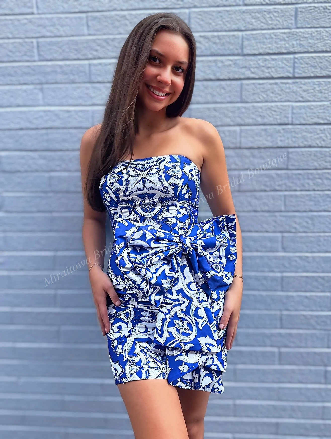 Robe de soirée cocktail imprimée blanche et bleue, avec gros nœud, douce 16, semi-formelle, robe de remise de diplôme Hoco, spectacle junior, entretien, vacances
