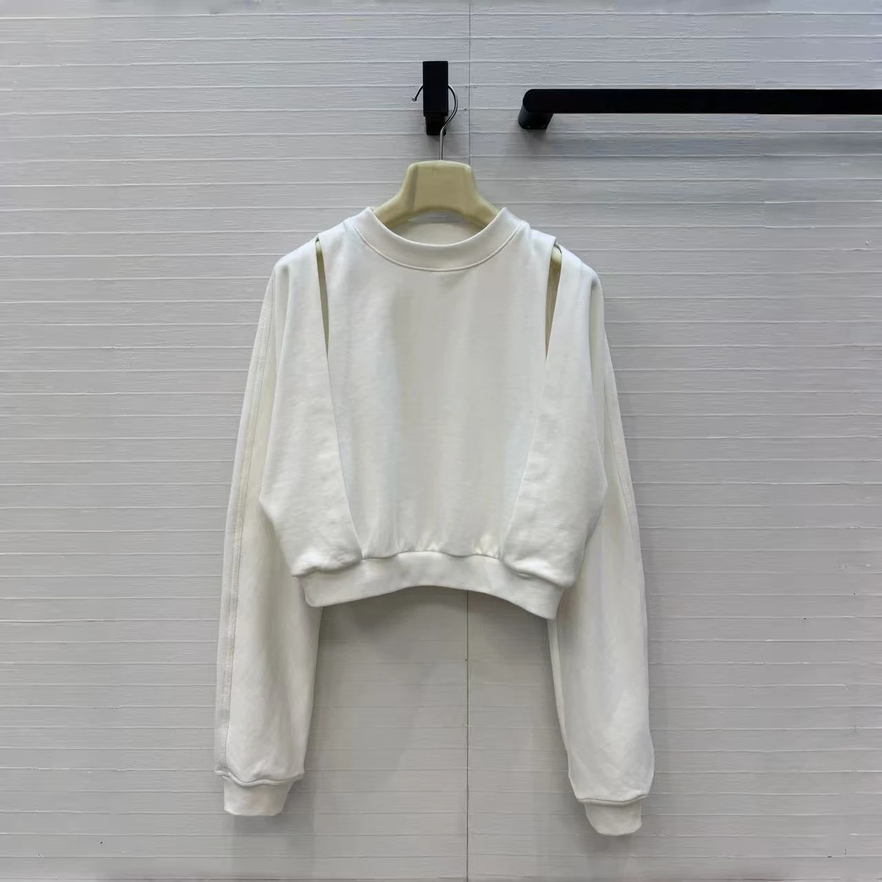 2025 New Autumn Fashion Novelty Off Shoulder Hole Short Design Sweatshirt Women O-neck Long Sleeve Solid Casual Chic Pullover