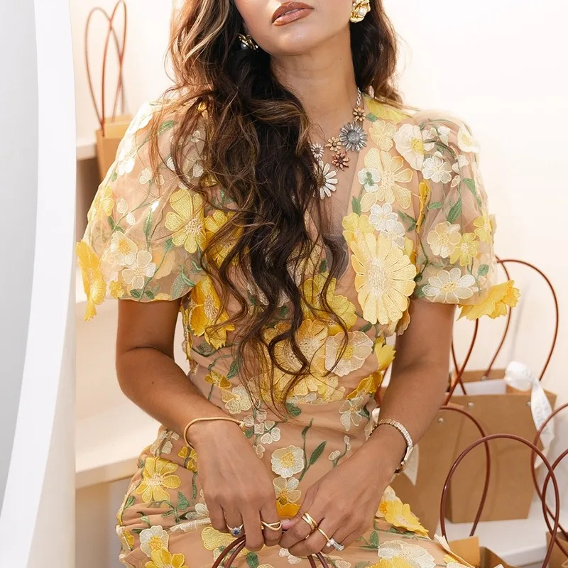 

Sexy Embroidered V-neck Flower Sleeveless Dress Amazon Ins New Arrival Lantern Sleeve Dress Cross-border European Style