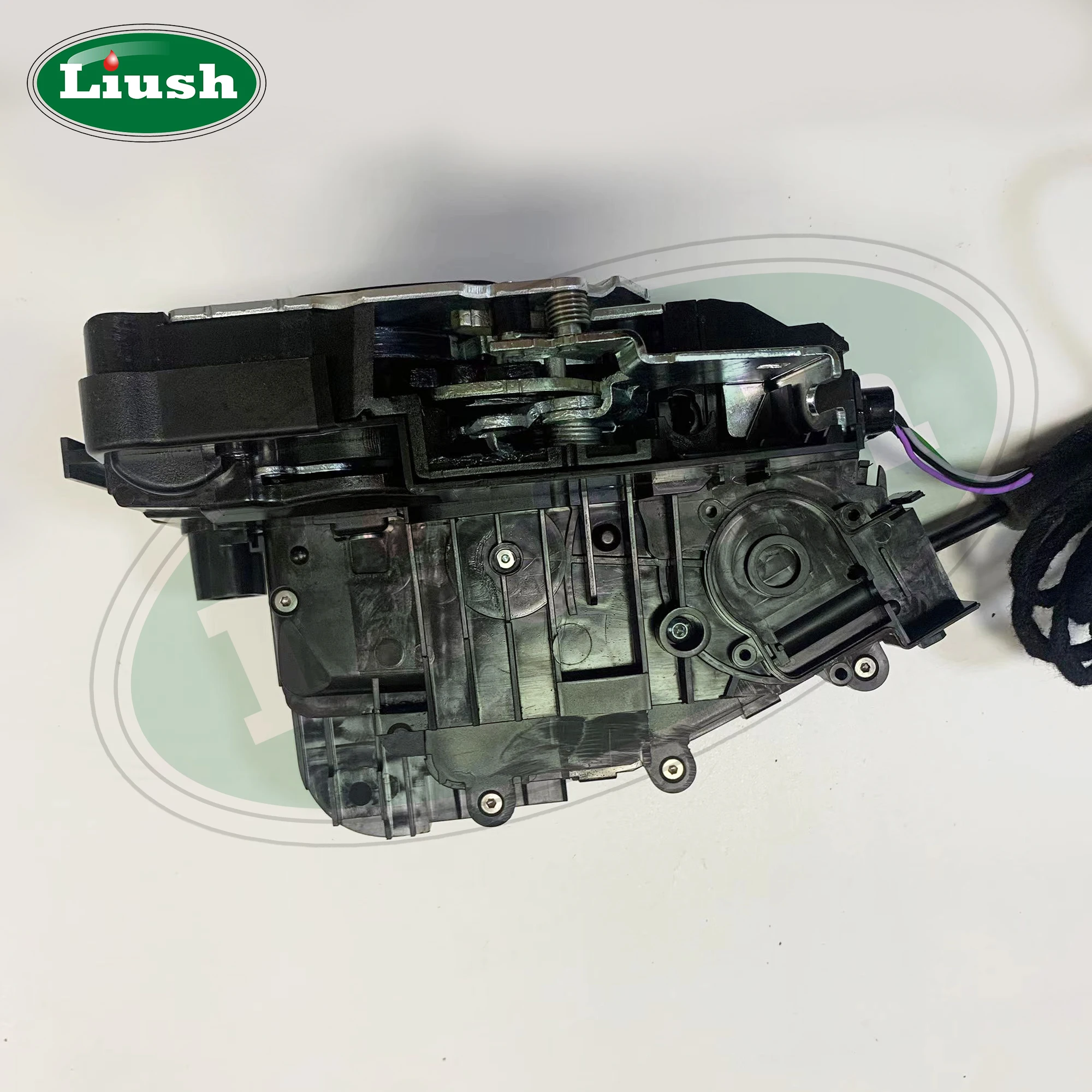 Zestawy do modernizacji automatycznego systemu zamka elektrycznego Liush do drzwi samochodowych Mercedes Benz Vito 2016+ z magnetycznym, cichego domknięcia.