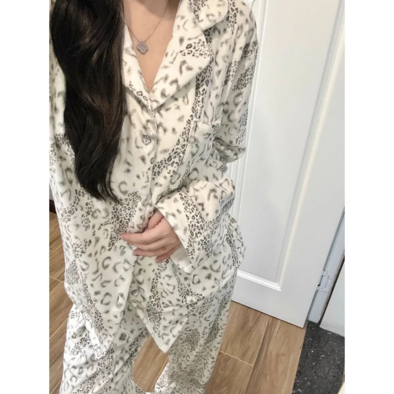 

Новая женская флисовая пижама 2026 года: утепленная, с длинными рукавами, с леопардовым принтом, для дома