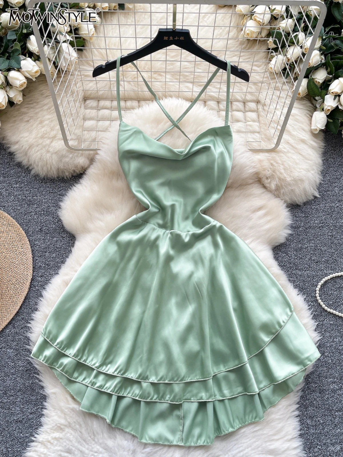 

TWOTWINSTYLE Solid Luxury Style Dresses for Women Strapless Sleeveless High Waist Temperament Dresses Fashion Female KDR522413