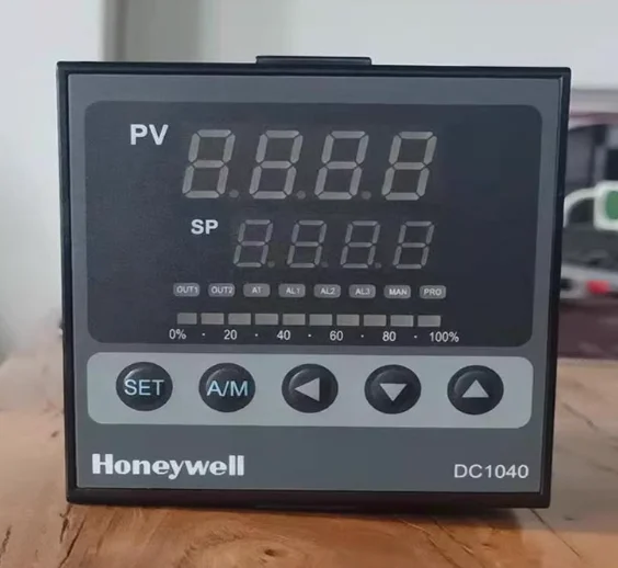 Honeywell HONEYWELL Temperature Controller DC1040CT-302000-E DC1040CR-302000-E