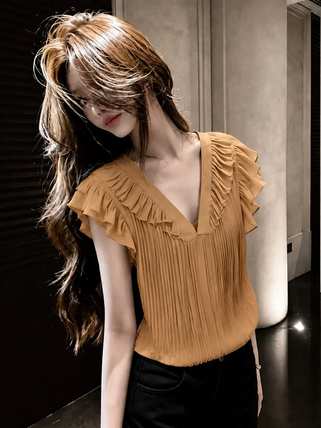 

Slimming Pleated Sleeve Shirt Commute Style Summer Fashionable Versatile Elegant Top Korean Version Loose Fit V-Neck Shirt