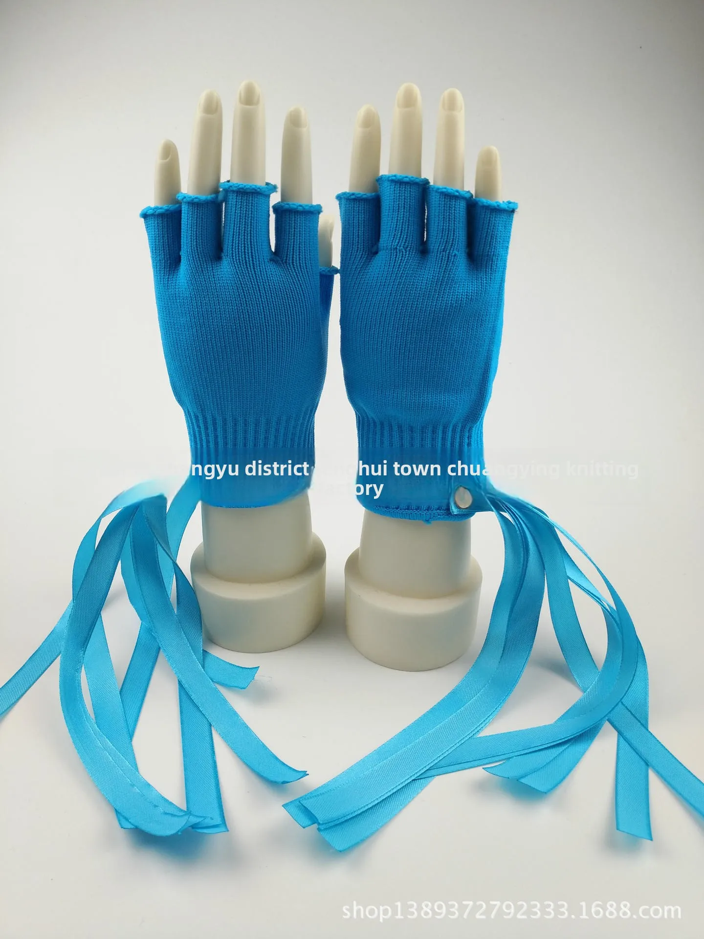 

Cheerleading Gloves with Pom Pom Ribbons Glow in The Dark Hand Gloves for Concerts Sports Events Fan Support Props One Size