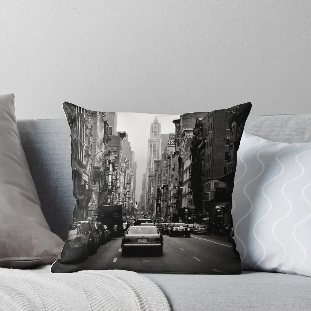 Manhattan avenue in black and white Throw Pillow Couch Pillows Sofa Cushions Covers New year pillow pillowcase pillow