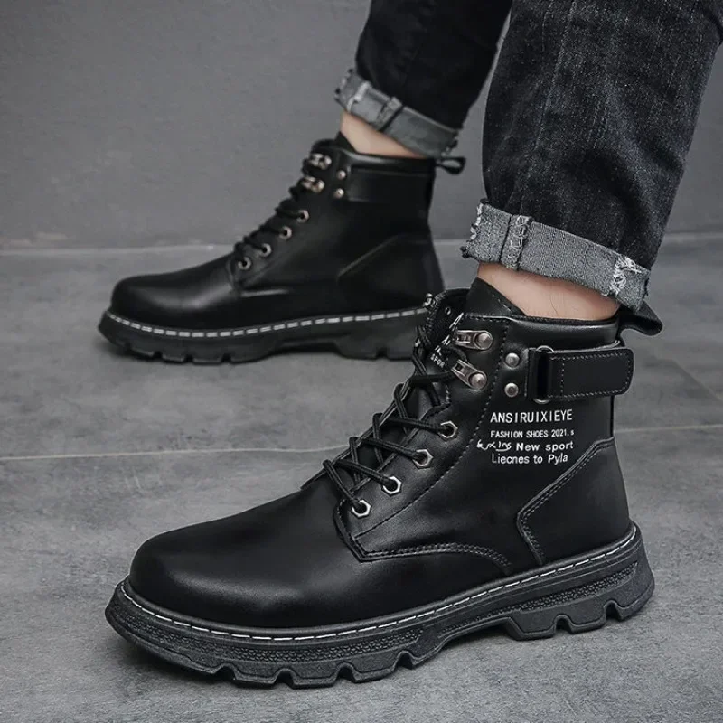 Botas de hombre Otoño/Invierno 2024, versión coreana, zapatos de cuero cómodos con cordones informales y parte inferior plana y punta redonda