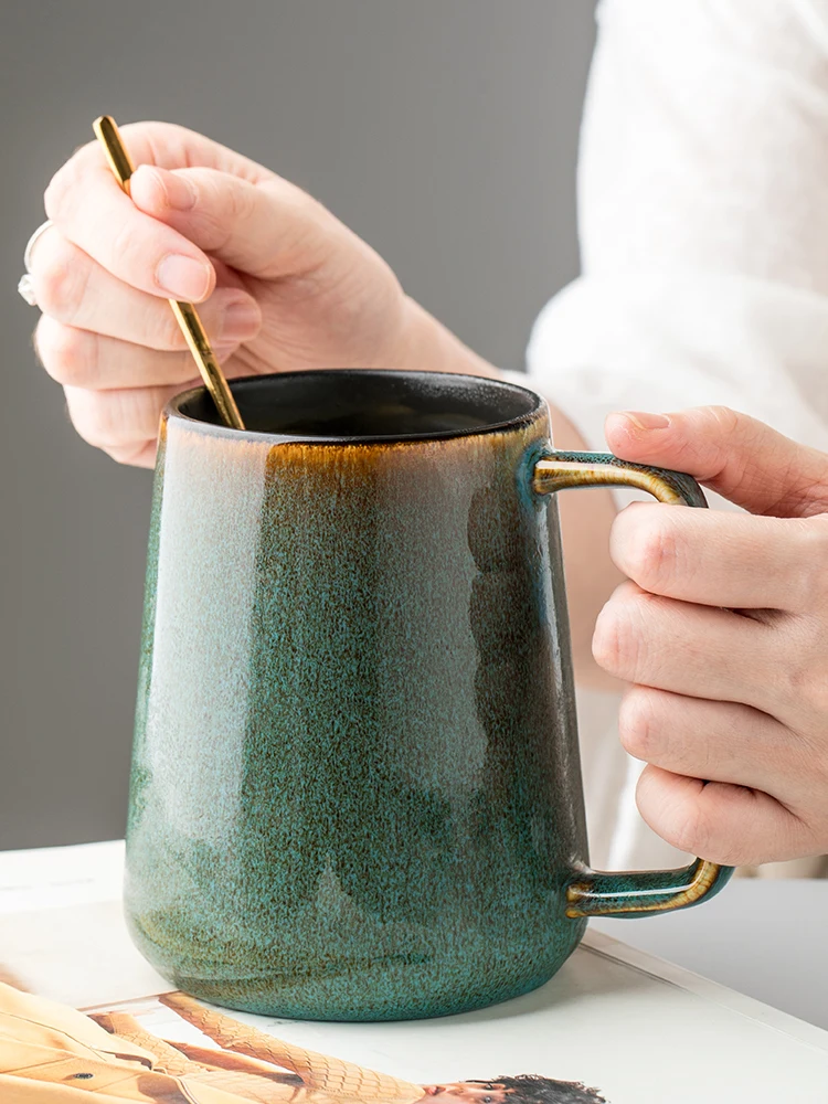 Tazza in ceramica retrò europa da 700ml con cucchiaio caffè ufficio creativo tè bevanda bicchieri regalo per coppie