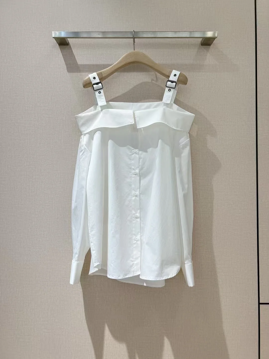 2025 Spring/Summer New Women's Versatile One Shoulder Strap Shirt