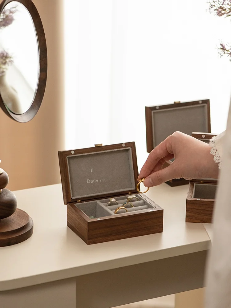 

Luxury Walnut Wooden Jewelry Box Vintage Sle Storage Organizer for Bedroom Small Hardware Accories Cact Size