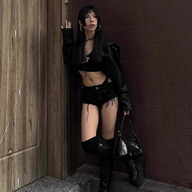 الأوروبية الأمريكية مثير الساخن فتاة الشارع الحلو كول الأسود بولي Leather جلد المرأة معطف 2025 الخريف جديد قاطرة مقنعين سترة السيدات #3