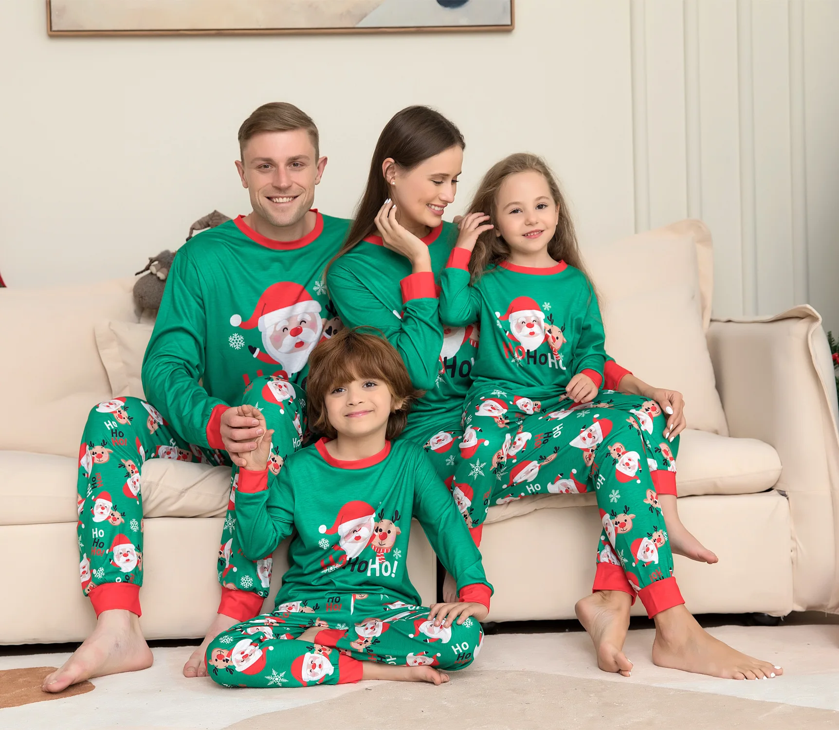 Family Matching Christmas Pajamas 2023 New Xmas Green Pajamas Santa Claus Print Dad Mommy And Me Christmas Costume Dog Clothes