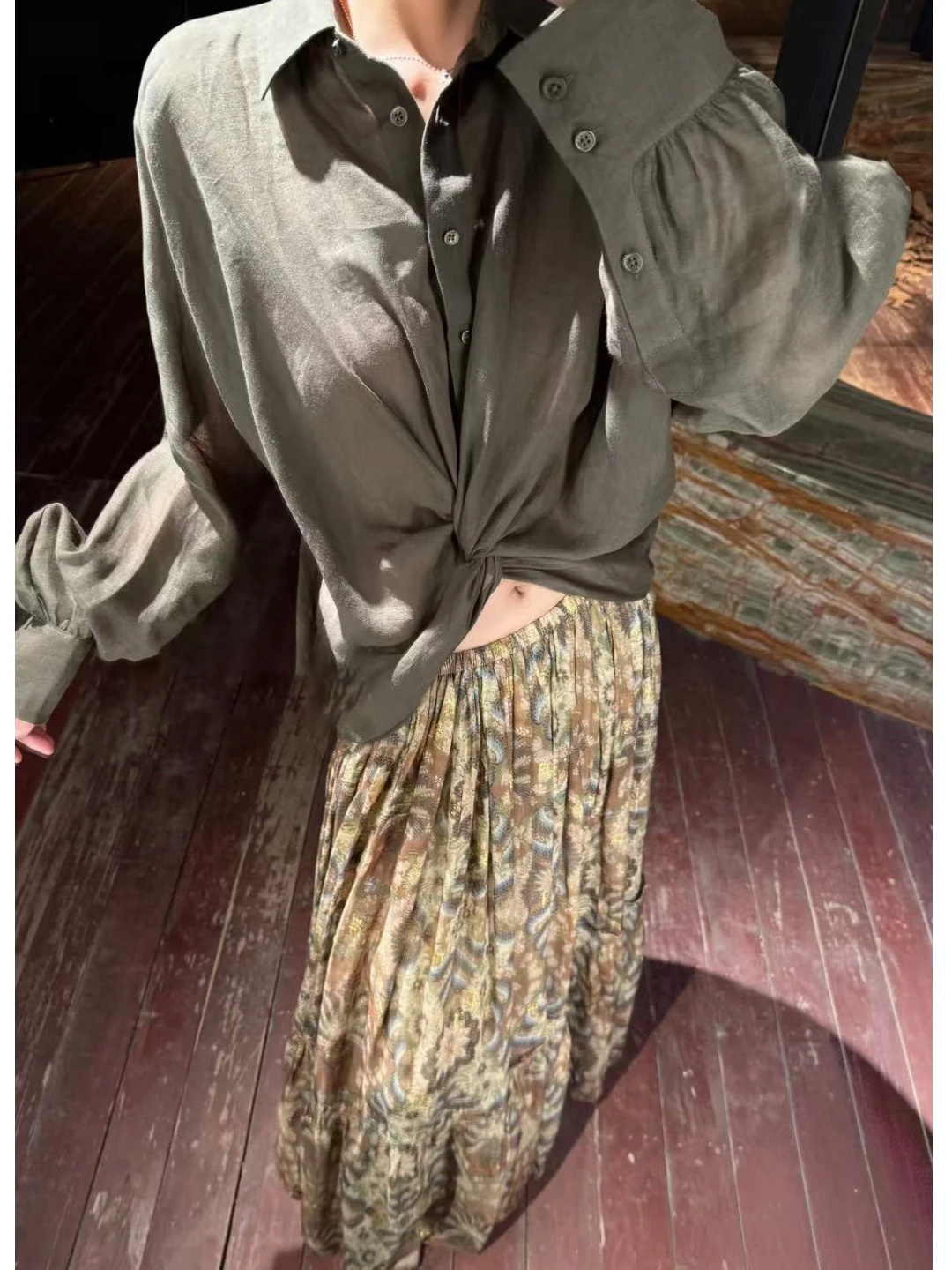 

Женская рубашка с длинным рукавом для защиты от солнца, легкая, из льна, свободного кроя, простой дизайн, прозрачный V-образный вырез, повседневная, модная