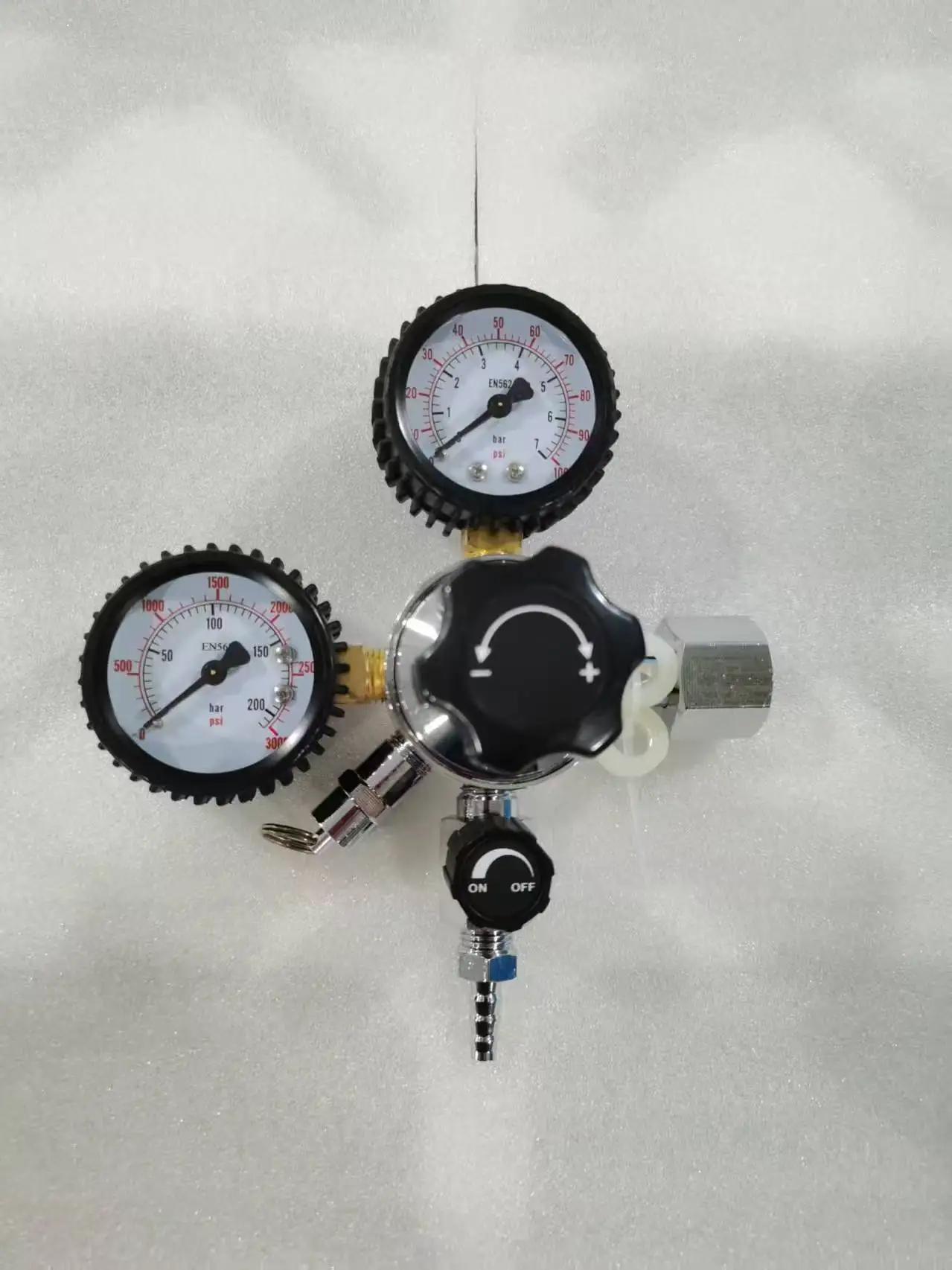Dual Gauge CO2 Gas Regulator for Homebrew Soda Draft Beer Kegging Set Barbed CO2 High Pressure Regulator 0~2000psi